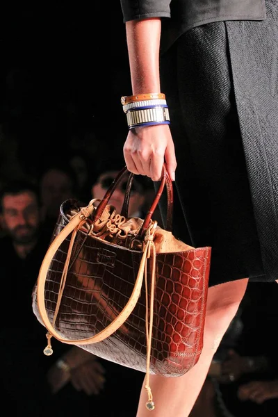 Look 2